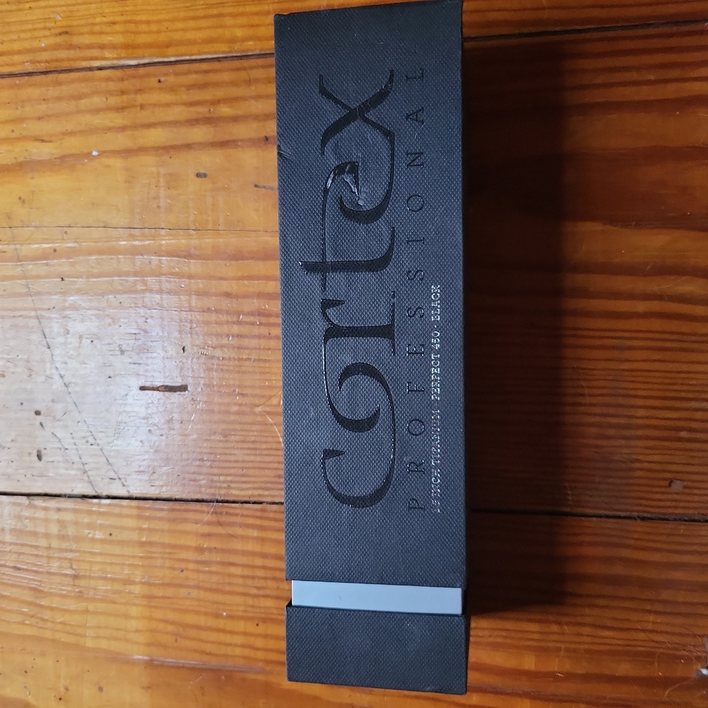 Cortex Straightening flat iron 1.5" plate width